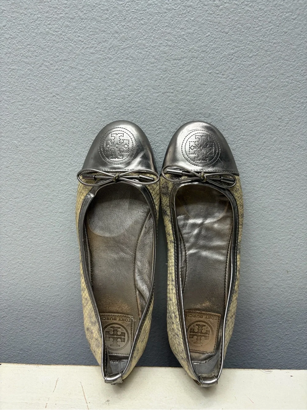 Tory Burch Silver Mettalic Verbena Leather Flats Size 8